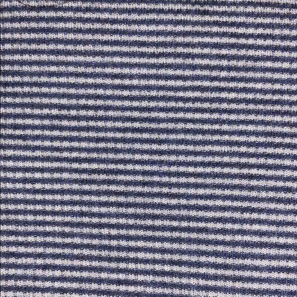 Brandy Melville hardly worn top - Picture 3 of 4